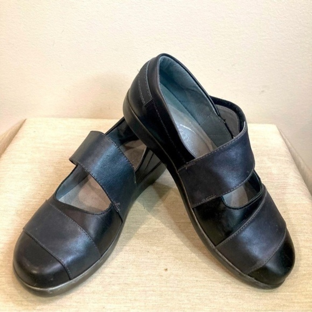 Women's Black Leather Slip-On Mary Jane Shoes